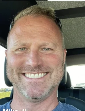 <span>Mike , 45</span> <span style='width: 25px; height: 16px; float: right; background-image: url(/bitmaps/flags_small/PA.PNG)'> </span><br><span> , 巴拿马</span> <input type='button' class='joinbtn' style='float: right' value='JOIN NOW' />