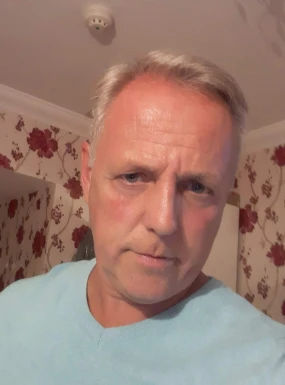 English men looking for love