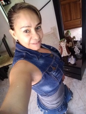 <span>Gloria, 56</span>&nbsp;<span style='width: 25px; height: 16px; float: right; background-image: url(/bitmaps/flags_small/CO.PNG)'>&nbsp;</span><br><span>Cúcuta, Colombia</span>&nbsp;<input type='button' class='joinbtn' style='float: right' value='JOIN NOW' />