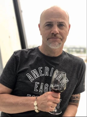 Spanish men looking for love